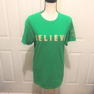 T Shirt Green Flour Leaf Clover on Sleeve Names.